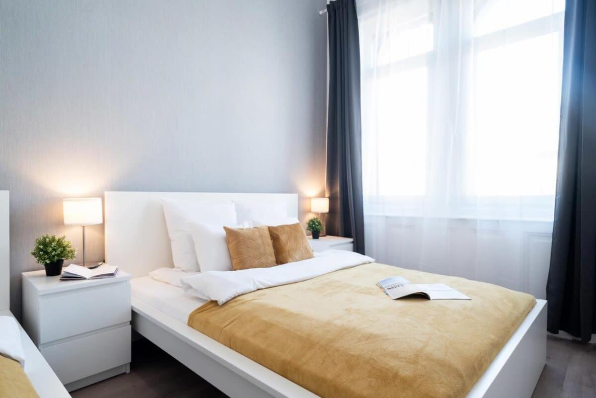 Large Apartment At Perfect Central Location Budapest Bagian luar foto