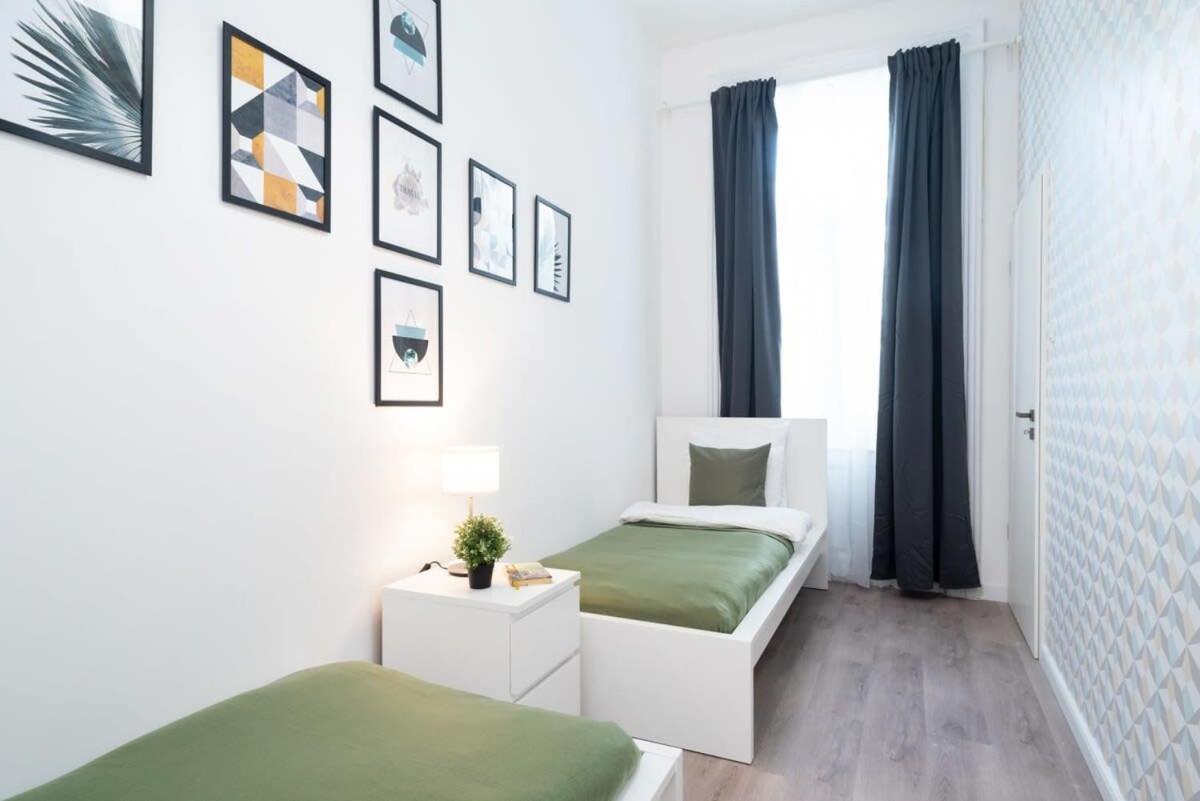 Large Apartment At Perfect Central Location Budapest Bagian luar foto