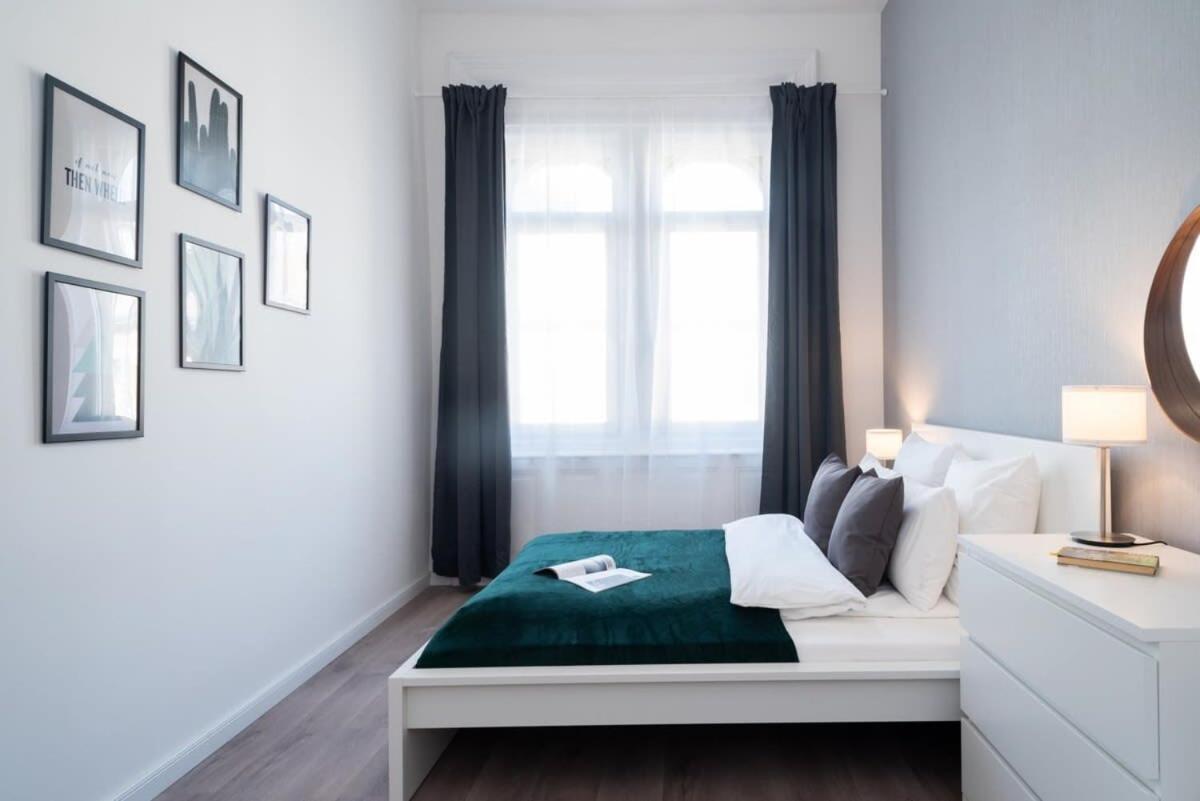 Large Apartment At Perfect Central Location Budapest Bagian luar foto