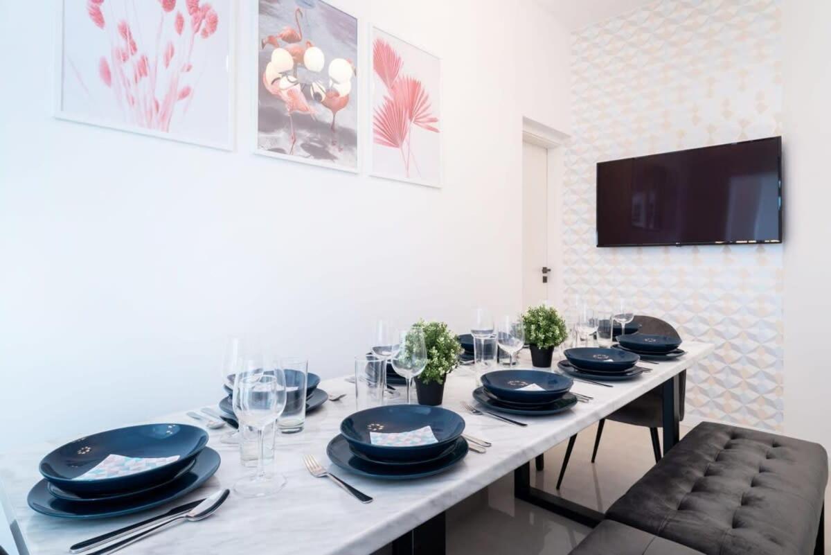 Large Apartment At Perfect Central Location Budapest Bagian luar foto