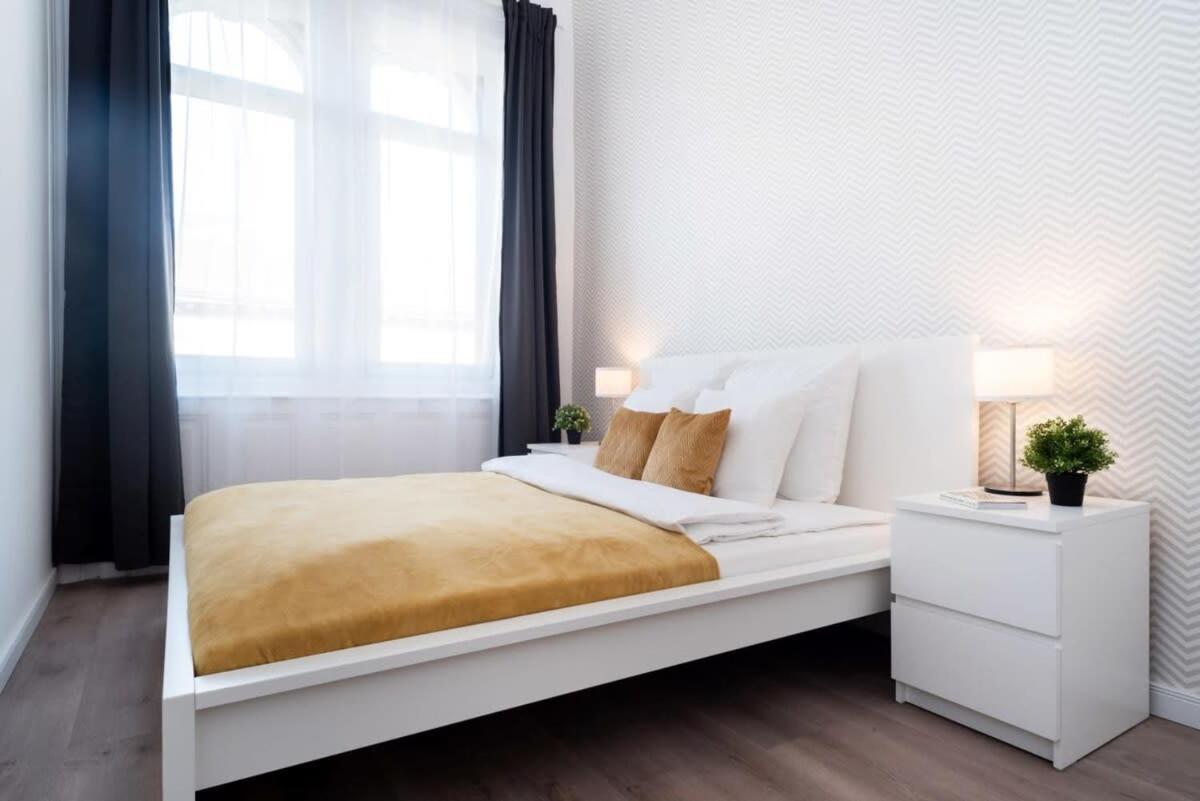 Large Apartment At Perfect Central Location Budapest Bagian luar foto