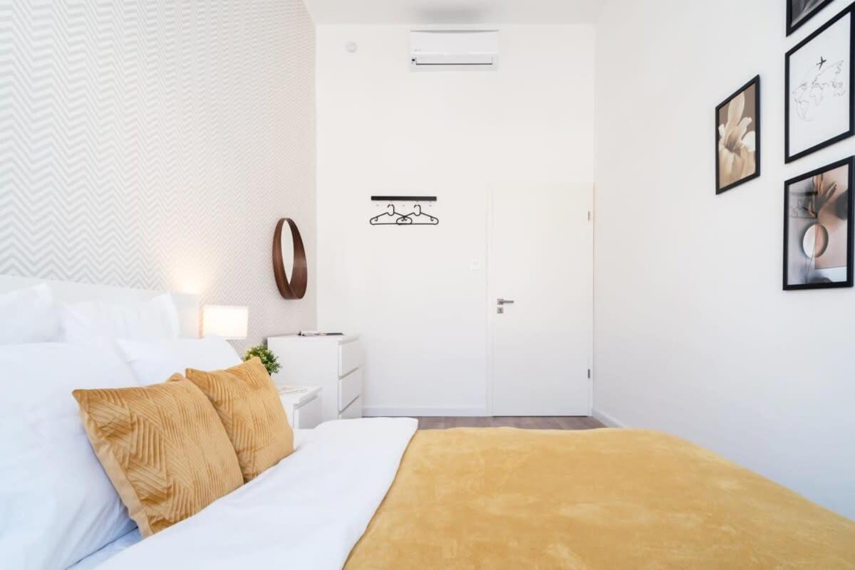 Large Apartment At Perfect Central Location Budapest Bagian luar foto