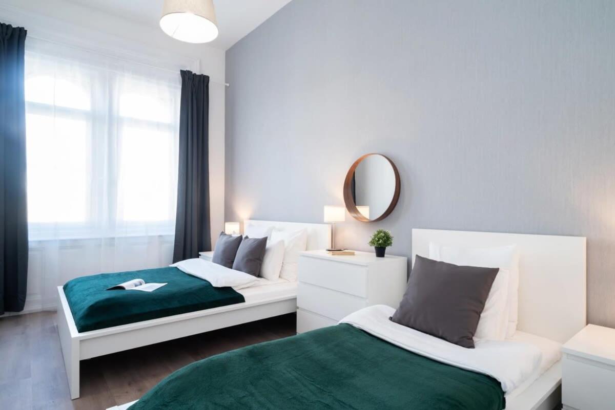Large Apartment At Perfect Central Location Budapest Bagian luar foto
