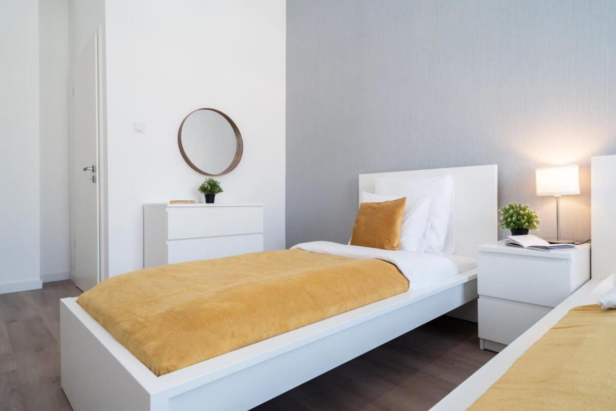 Large Apartment At Perfect Central Location Budapest Bagian luar foto