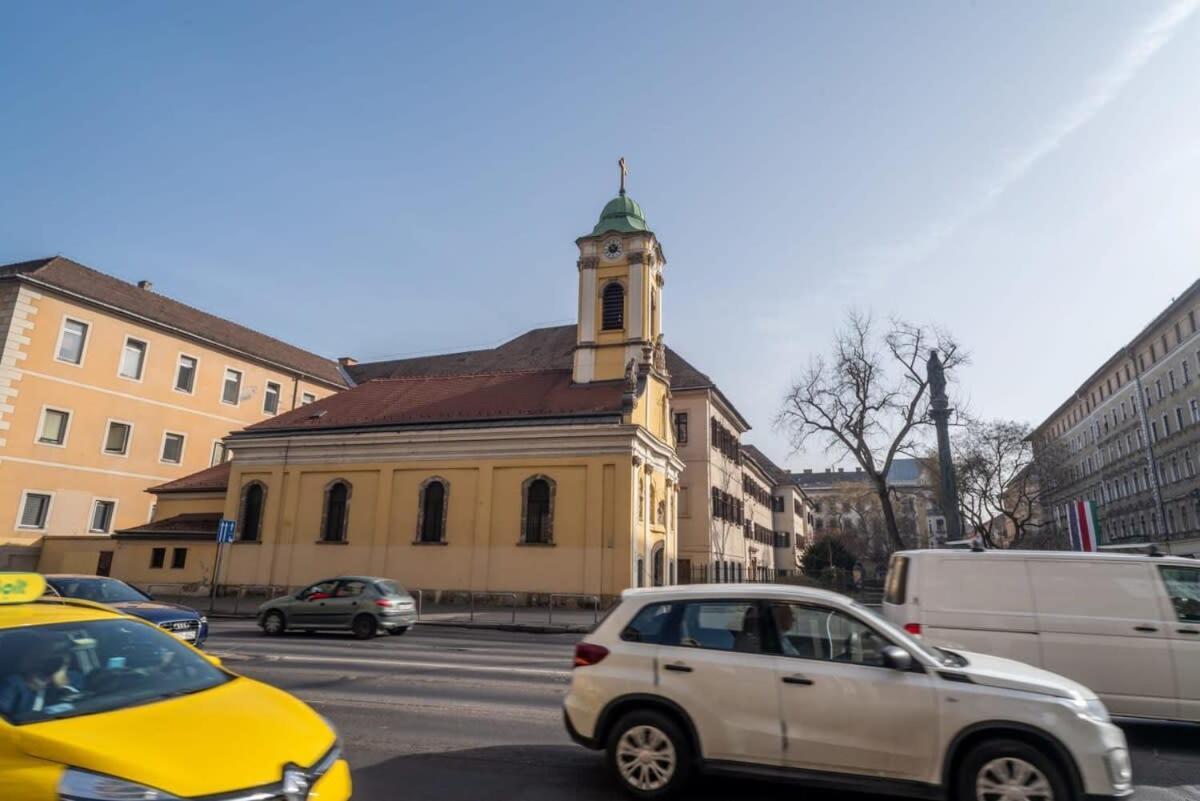 Large Apartment At Perfect Central Location Budapest Bagian luar foto