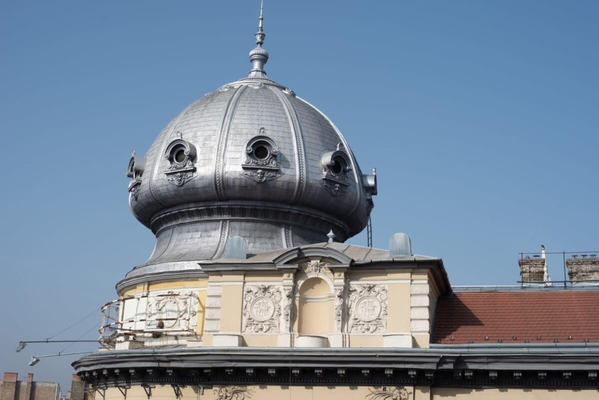 Large Apartment At Perfect Central Location Budapest Bagian luar foto