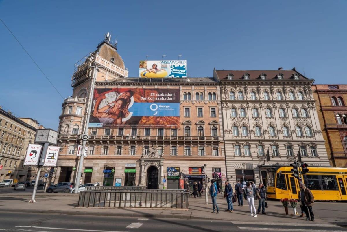 Large Apartment At Perfect Central Location Budapest Bagian luar foto